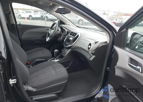 2018 Chevrolet Sonic Lt Auto из США, поврежденный, VIN 1G1JD5SG1J4136799